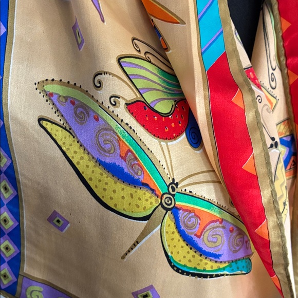 SCARF - Picture 2 of 3